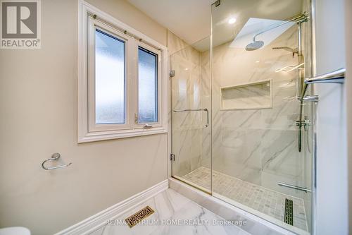 5261 Charnwood Crescent, Mississauga, ON - Indoor Photo Showing Bathroom