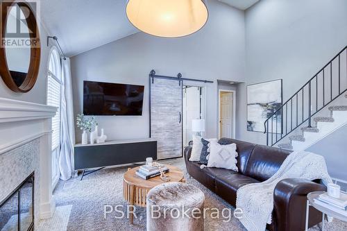 10A - 270 Morrison Road, Kitchener, ON - Indoor Photo Showing Living Room