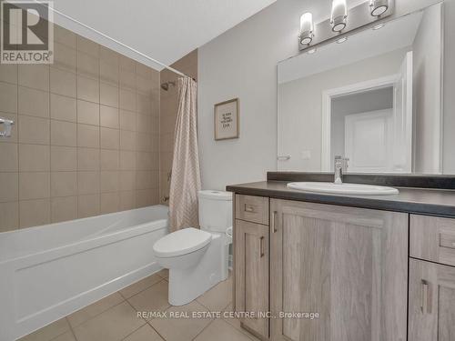 30 Ridgemount Street, Kitchener, ON - Indoor Photo Showing Bathroom