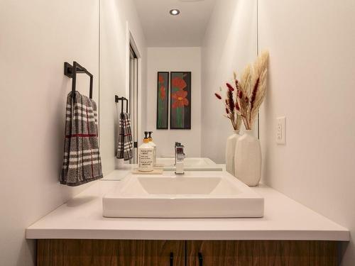 Powder room - 7865 Rue Des Quatre-Vents, Laval (Duvernay), QC - Indoor Photo Showing Bathroom