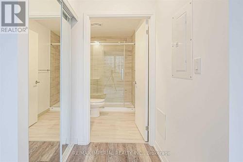 715 - 75 Canterbury Place, Toronto, ON - Indoor Photo Showing Bathroom