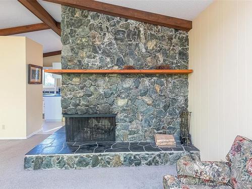 6479 Old West Saanich Rd, Central Saanich, BC - Indoor With Fireplace