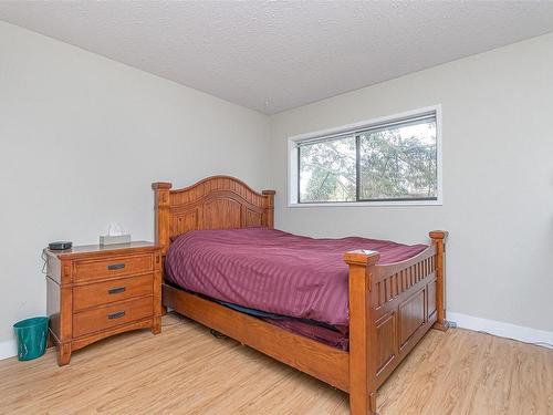 303-363 Morison Ave, Parksville, BC - Indoor Photo Showing Bedroom