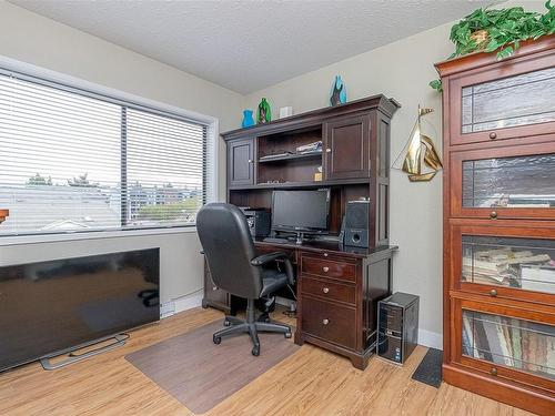 303-363 Morison Ave, Parksville, BC - Indoor With Fireplace
