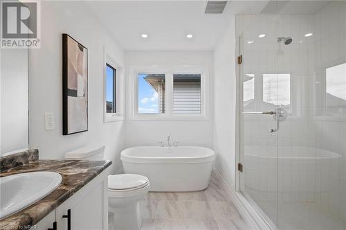 121 Cittadella Boulevard, Hamilton, ON - Indoor Photo Showing Bathroom