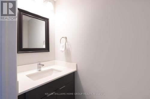 C11 - 1430 Highland Road W, Kitchener, ON - Indoor Photo Showing Bathroom