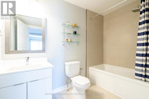 C11 - 1430 Highland Road W, Kitchener, ON - Indoor Photo Showing Bathroom