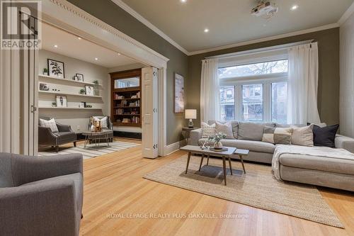 140 Markland Street, Hamilton, ON - Indoor Photo Showing Living Room