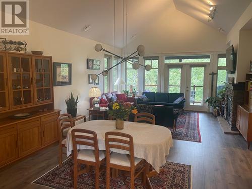 333 Longspoon Drive Unit# 9, Vernon, BC - Indoor Photo Showing Dining Room