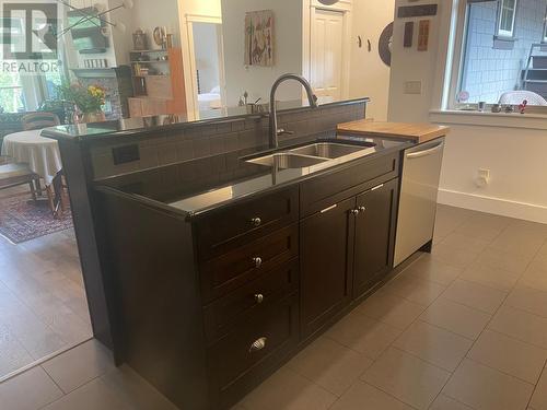 333 Longspoon Drive Unit# 9, Vernon, BC - Indoor Photo Showing Kitchen With Double Sink