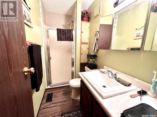 515 Main Street, Turtleford, SK - Indoor Photo Showing Bathroom