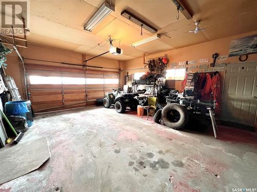 515 Main Street, Turtleford, SK - Indoor Photo Showing Garage