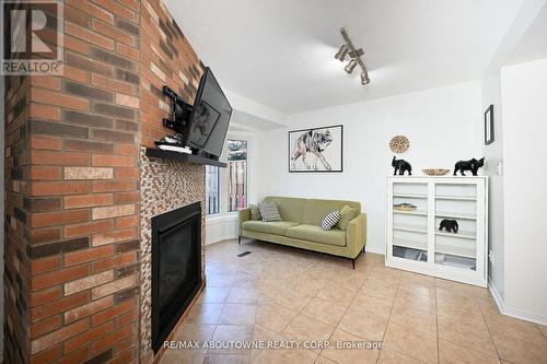 128 Edgewater Drive, Hamilton, ON - Indoor Photo Showing Living Room With Fireplace