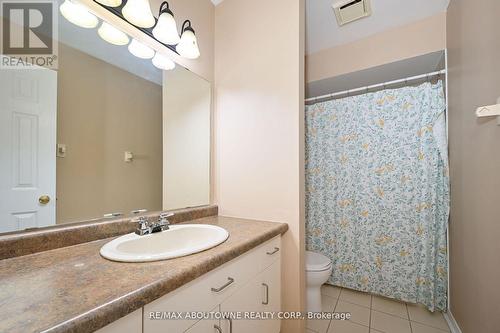 128 Edgewater Drive, Hamilton, ON - Indoor Photo Showing Bathroom