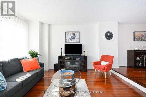 128 Edgewater Drive, Hamilton, ON - Indoor Photo Showing Living Room