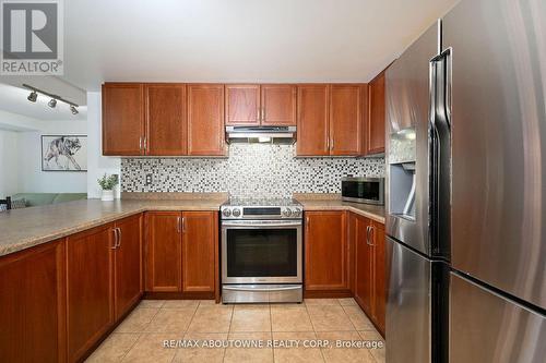 128 Edgewater Drive, Hamilton, ON - Indoor Photo Showing Kitchen