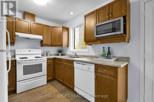 23 - 780 Fanshawe Park Road E, London, ON - Indoor Photo Showing Kitchen With Double Sink