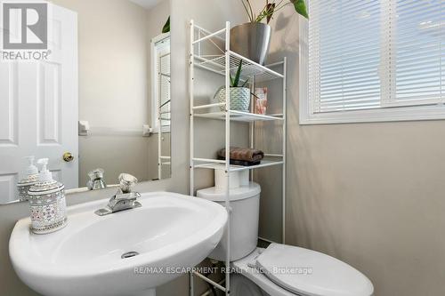 4326 Arejay Avenue, Lincoln, ON - Indoor Photo Showing Bathroom