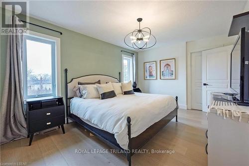 8 Noble Lane, St. Thomas, ON - Indoor Photo Showing Bedroom