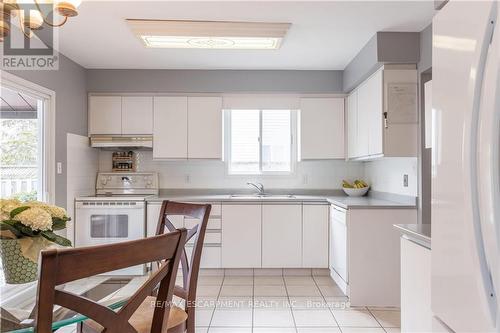 6 Westbury Drive, St. Catharines, ON - Indoor Photo Showing Kitchen