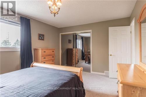 6 Westbury Drive, St. Catharines, ON - Indoor Photo Showing Bedroom