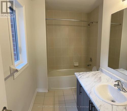 121 Palace Street, Thorold, ON - Indoor Photo Showing Bathroom