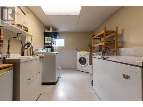 5453 Lehman Street, Prince George, BC - Indoor Photo Showing Laundry Room