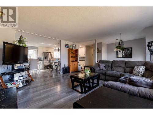 5453 Lehman Street, Prince George, BC - Indoor Photo Showing Living Room