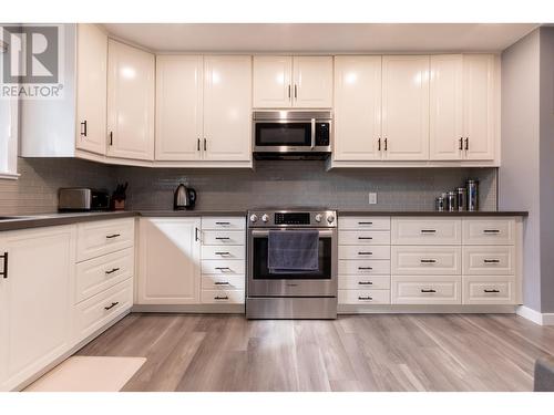 5453 Lehman Street, Prince George, BC - Indoor Photo Showing Kitchen