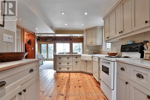 1034 Canning Heights Road, Minden Hills, ON - Indoor Photo Showing Kitchen