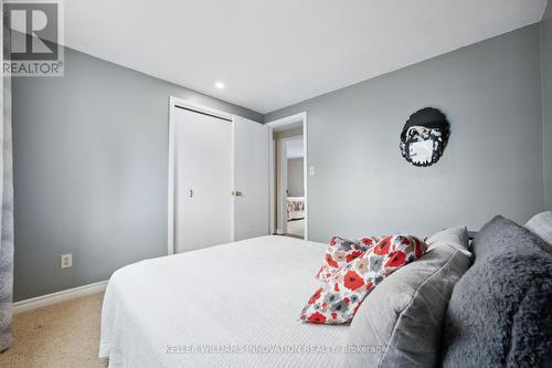 6982 Wellington 7 Road, Mapleton, ON - Indoor Photo Showing Bedroom