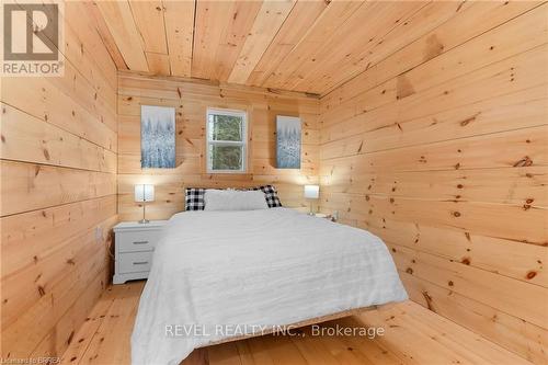 1814 Riding Ranch Road, South River, ON - Indoor Photo Showing Bedroom