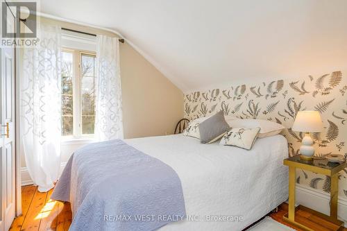 473561 Camp Oliver Road, Grey Highlands, ON - Indoor Photo Showing Bedroom