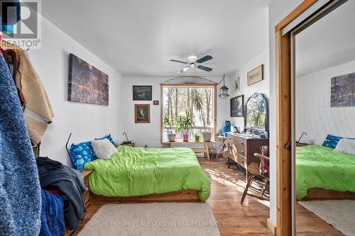 2289 Loop Road, Highlands East, ON - Indoor Photo Showing Bedroom