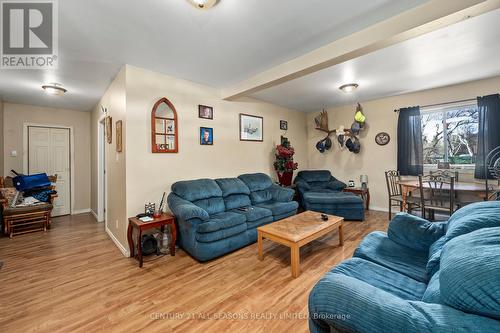 2289 Loop Road, Highlands East, ON - Indoor Photo Showing Living Room
