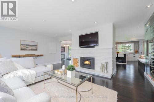 1 Terry Court, Halton Hills, ON - Indoor Photo Showing Living Room With Fireplace