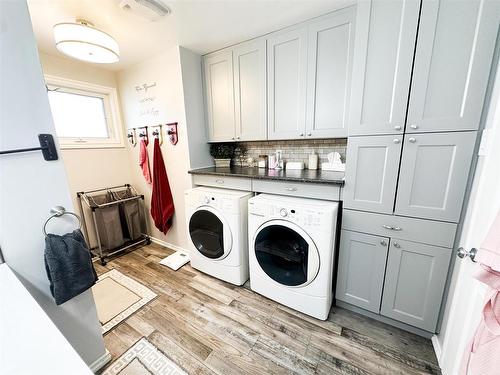 18 Goldshore Road, Red Lake, ON - Indoor Photo Showing Laundry Room