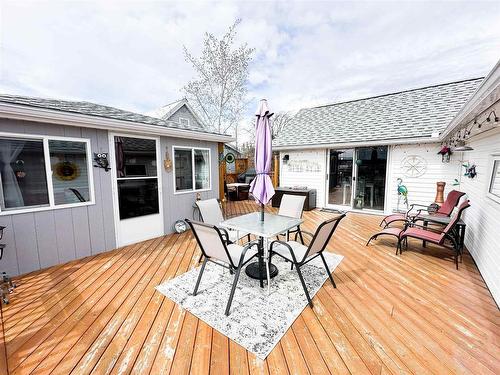 18 Goldshore Road, Red Lake, ON - Outdoor With Deck Patio Veranda With Exterior