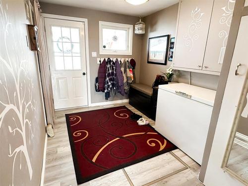 18 Goldshore Road, Red Lake, ON - Indoor Photo Showing Other Room