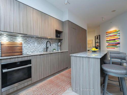 227-99 The Donway  W, Toronto, ON - Indoor Photo Showing Kitchen