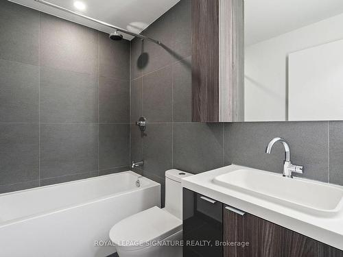 2514-35 Mercer St, Toronto, ON - Indoor Photo Showing Bathroom