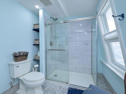 256 Broadway Ave, Orangeville, ON - Indoor Photo Showing Bathroom