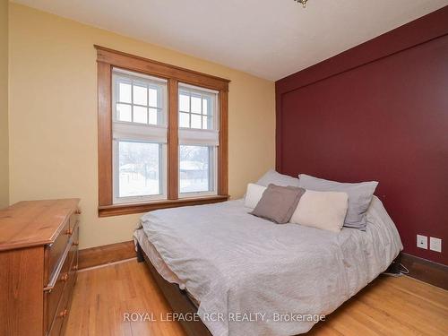 256 Broadway Ave, Orangeville, ON - Indoor Photo Showing Bedroom