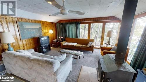 1071 Wolf Bay Road, Lake Of Bays, ON - Indoor Photo Showing Living Room