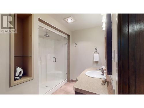 600 Bighorn Boulevard Unit# 616 D, Radium Hot Springs, BC - Indoor Photo Showing Bathroom