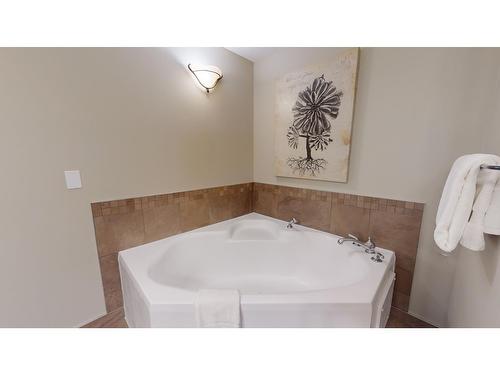 616 D - 600 Bighorn Boulevard, Radium Hot Springs, BC - Indoor Photo Showing Bathroom