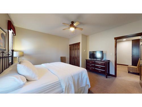 616 D - 600 Bighorn Boulevard, Radium Hot Springs, BC - Indoor Photo Showing Bedroom