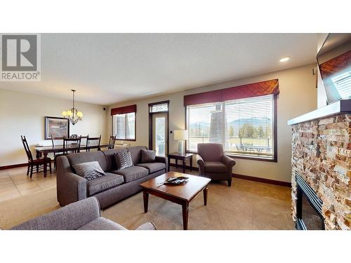 600 Bighorn Boulevard Unit# 616 D, Radium Hot Springs, BC - Indoor Photo Showing Living Room