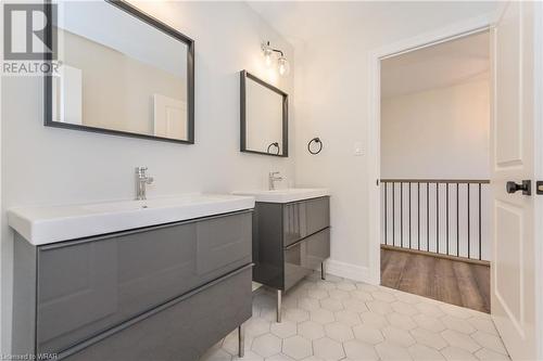 297 Hill Street E, Fergus, ON - Indoor Photo Showing Bathroom