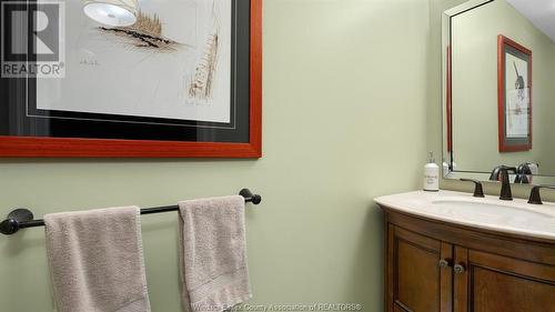 759 Chilver Road, Windsor, ON - Indoor Photo Showing Bathroom